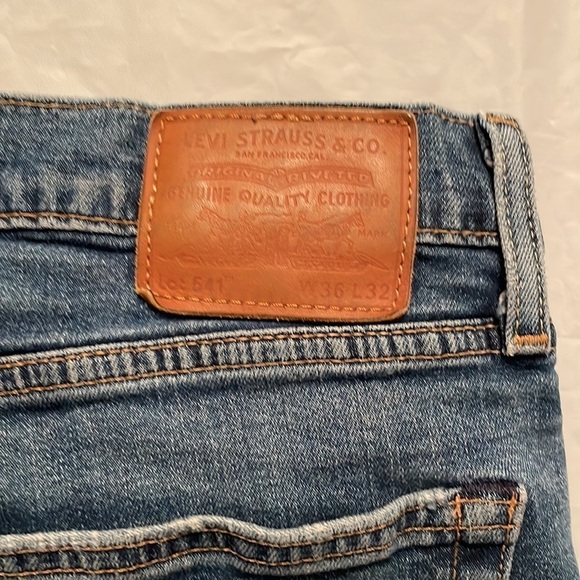 πLevi's Menβs Blue Denim Jeans - Size 36W 32L π - Picture 11 of 14